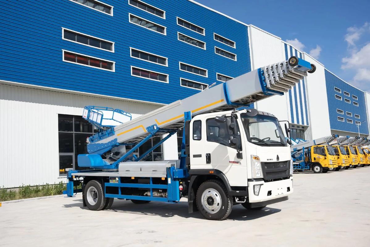 遵化出租云梯车高空作业车 建筑垃圾搬运