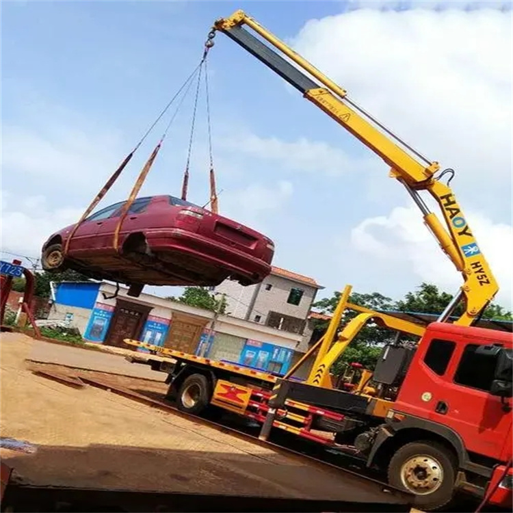 遵化吊车吊汽车的正确方法